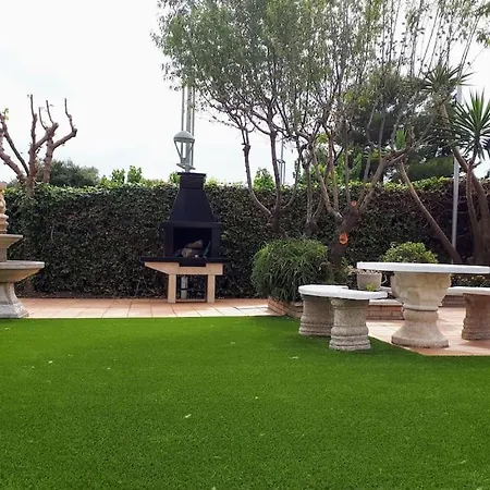 Family House - La Mora -