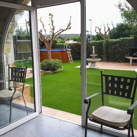 Family House - La Mora -
